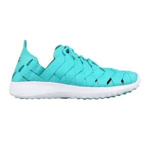 Nike Juvenate Woven Sneakers in Jade Size 9